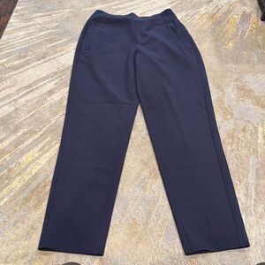 Athleta Navy pants size 6 Tall front zip pockets like new
